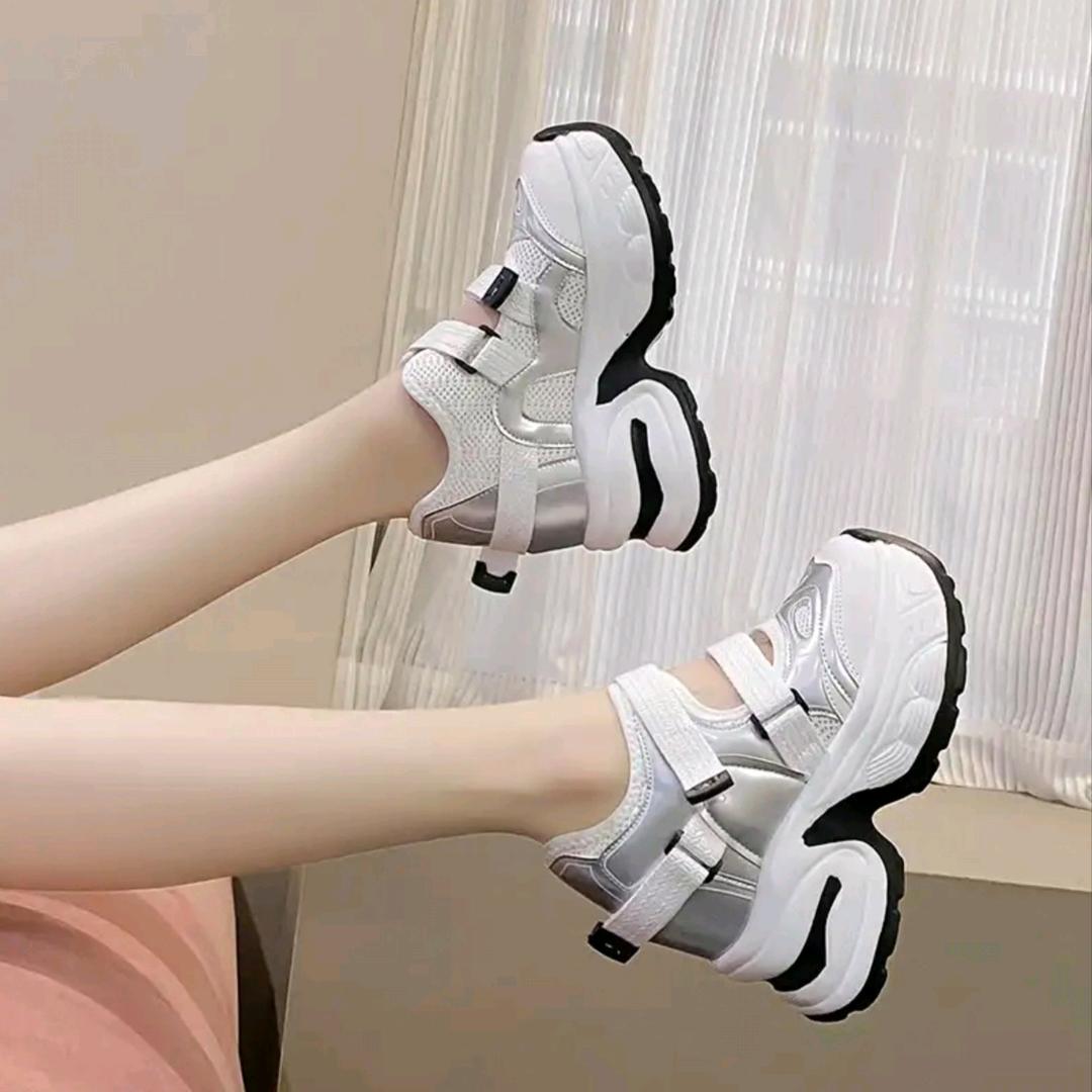 77品牌女鞋撤柜仓