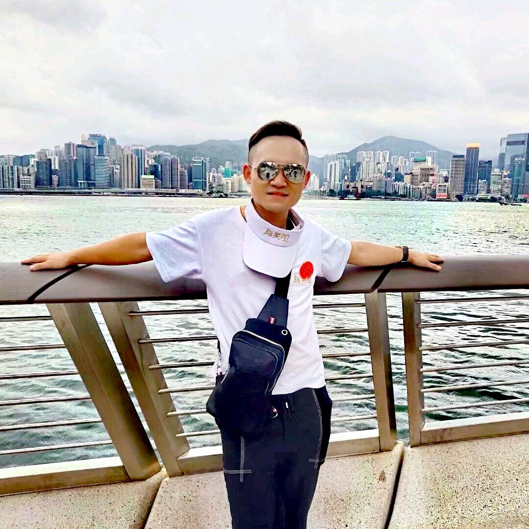 向 晨