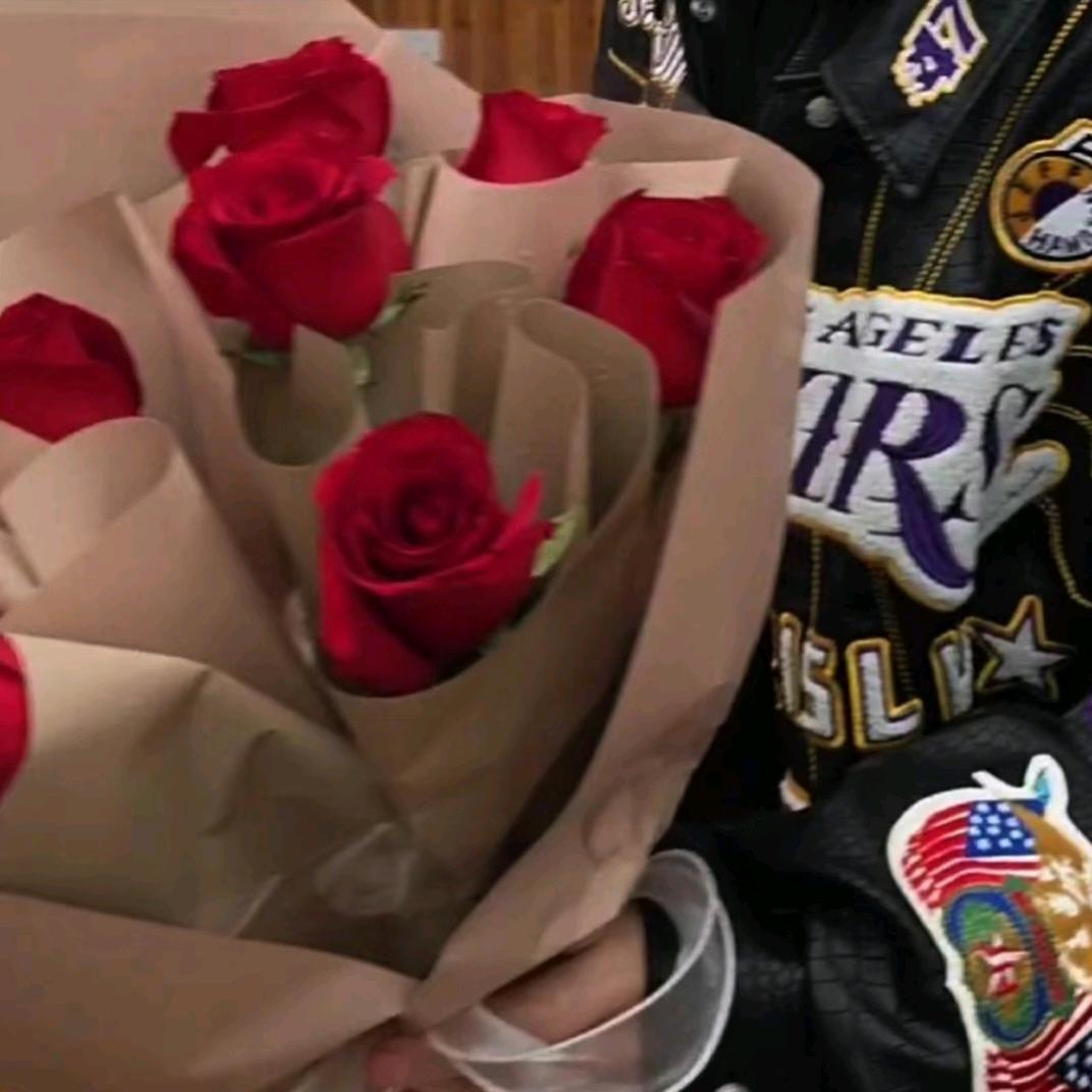 等有钱了逃离世界✈️