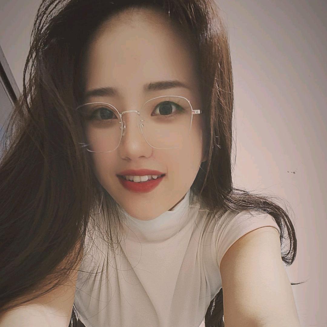 老王࿐