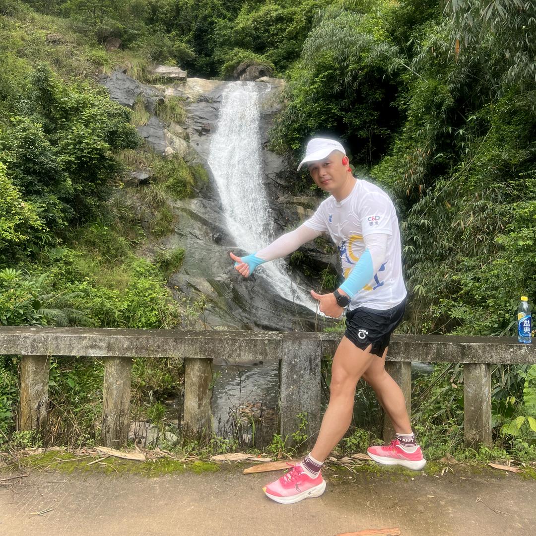 爱跑步的曹哥