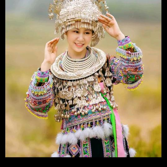 李易静