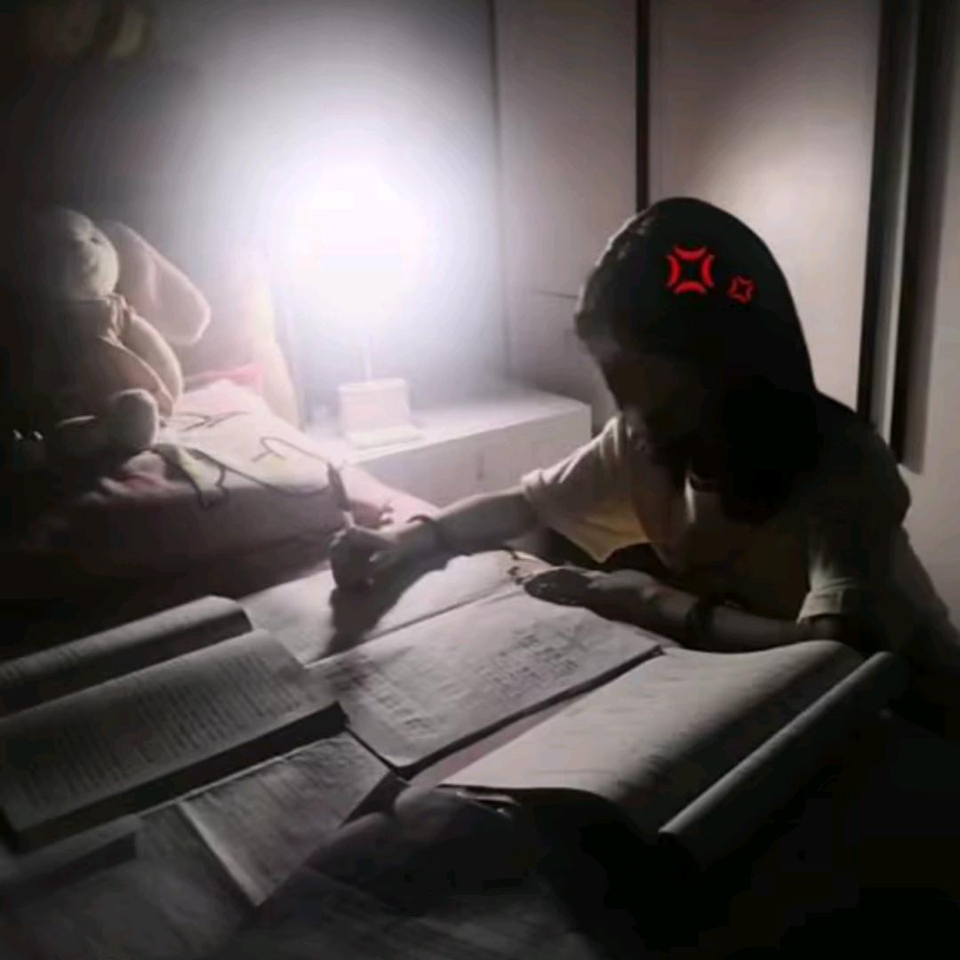 不混社会，只卖萌