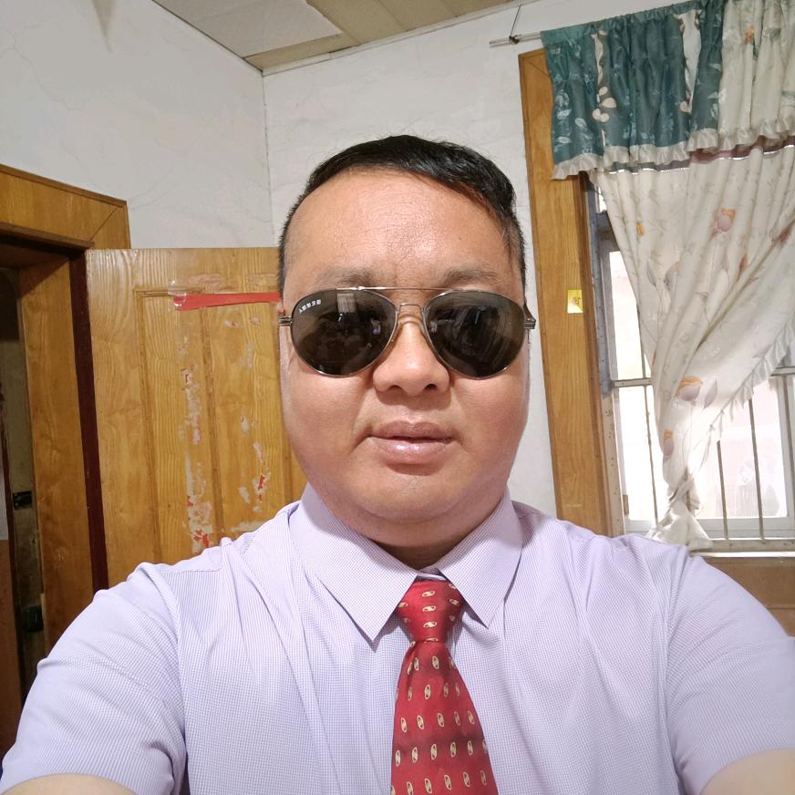 飞哥。