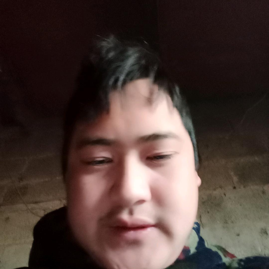 易发伟