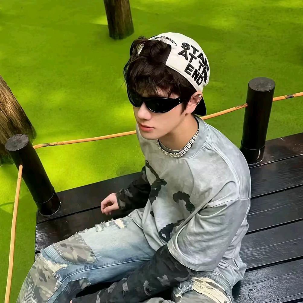 重生之被阑尾炎痛到单膝却被富婆以为在求婚