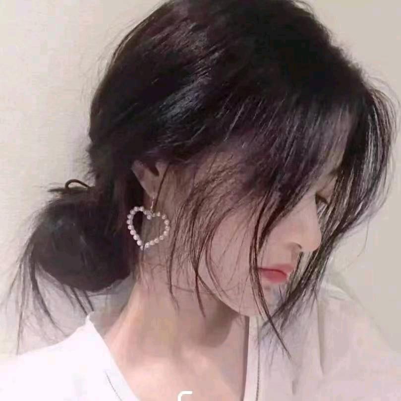 依依