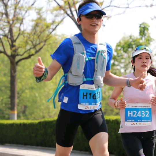 卖粽子的小哥哥❤跑步