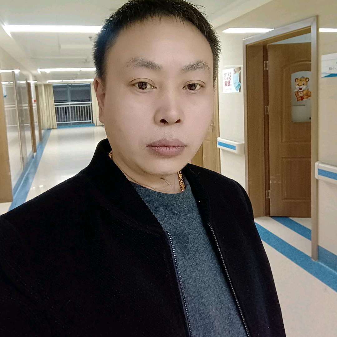 袁伍春