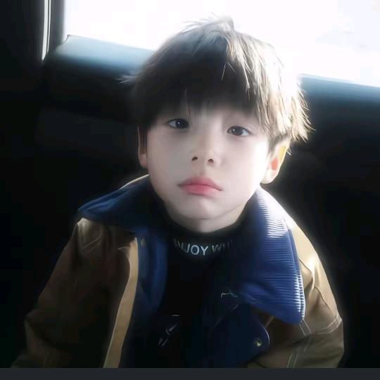 看蜡笔小新《躺平版》