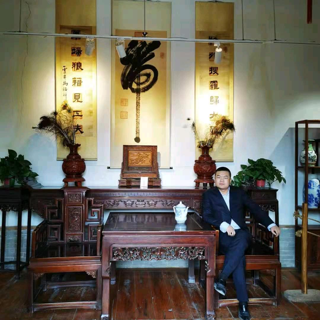 青年泰哥