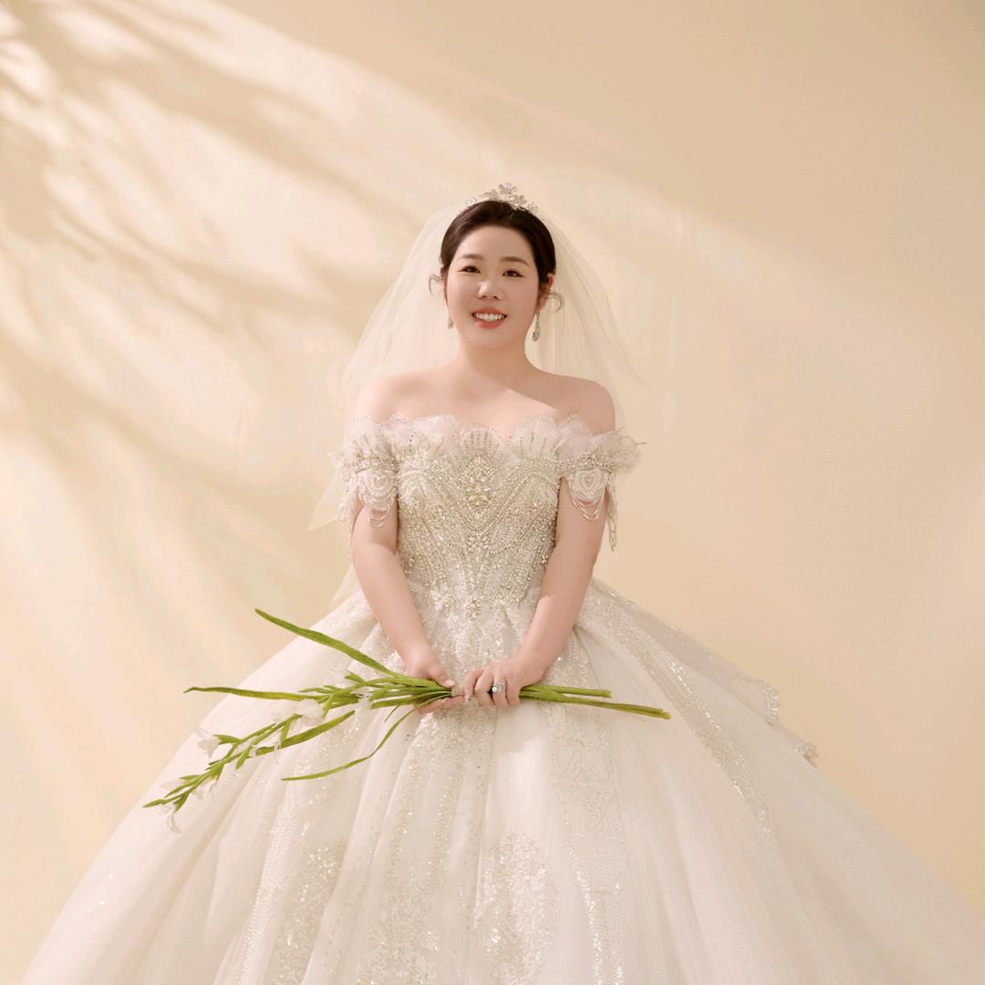 爱啃骨头的🐺～