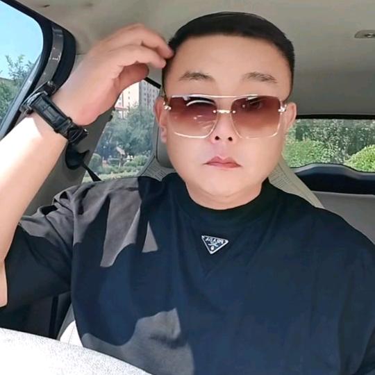 等你赴山海，春风十里等风也等妳