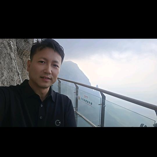 漠然回首