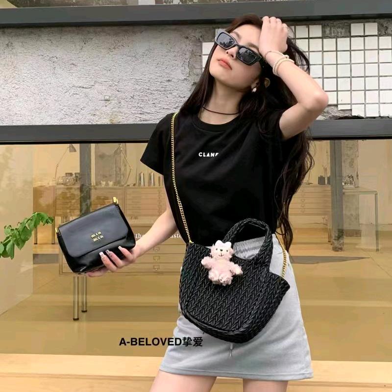 朝天门保罗勇者箱包批发店