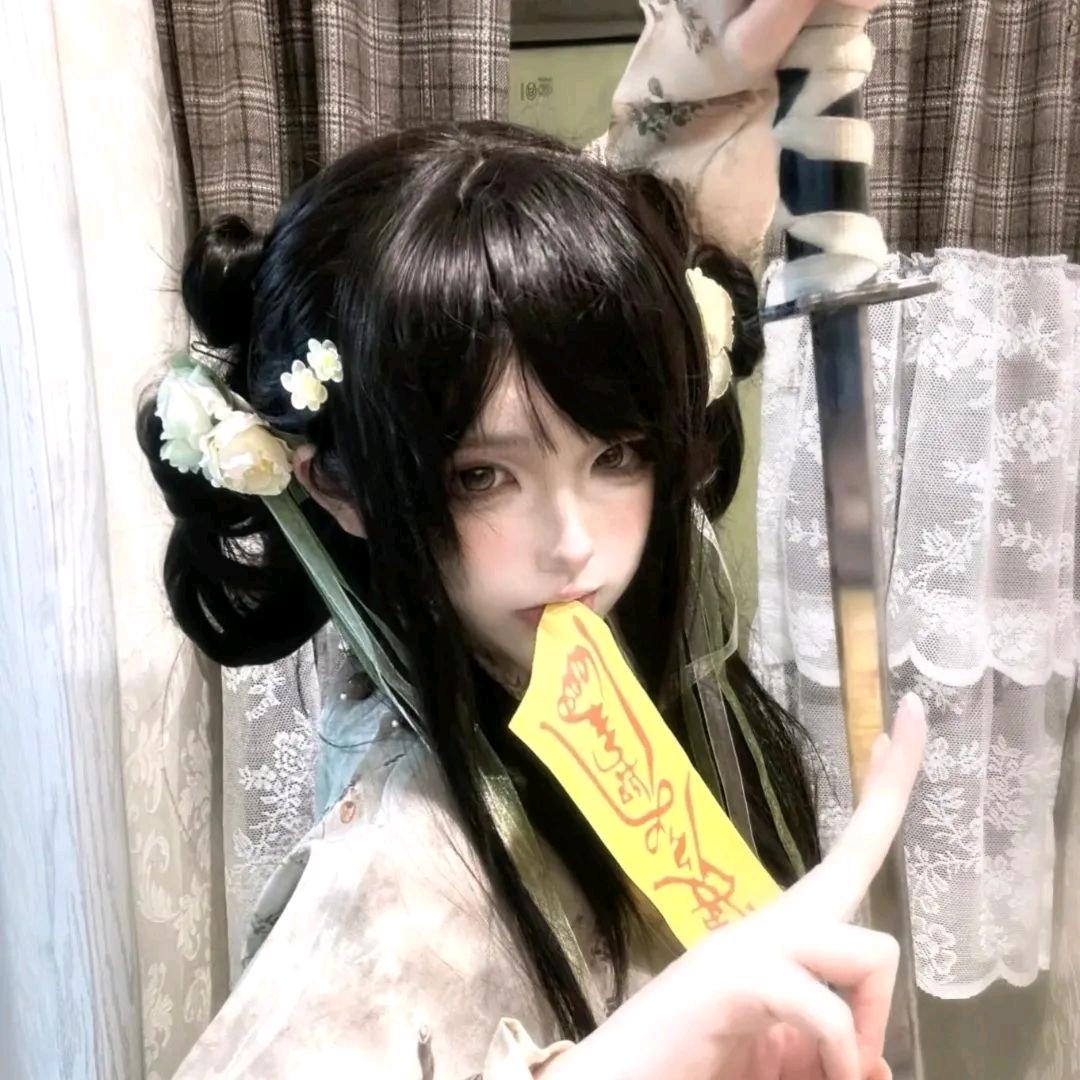 春水映梨花