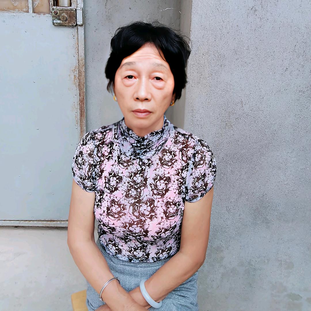 施春兰