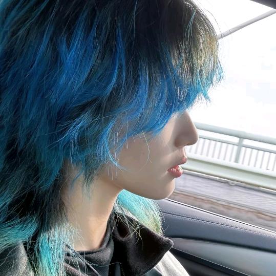 M.。