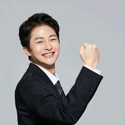 藏族༨开心男孩