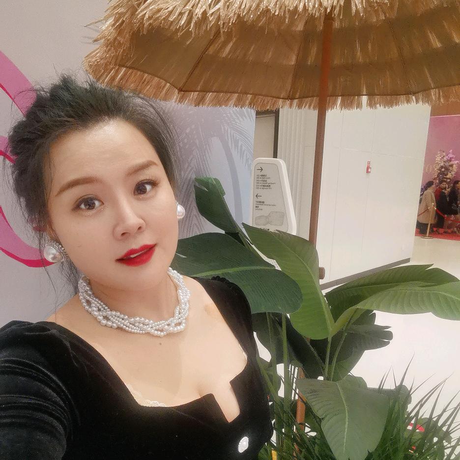 思妍玉燕子