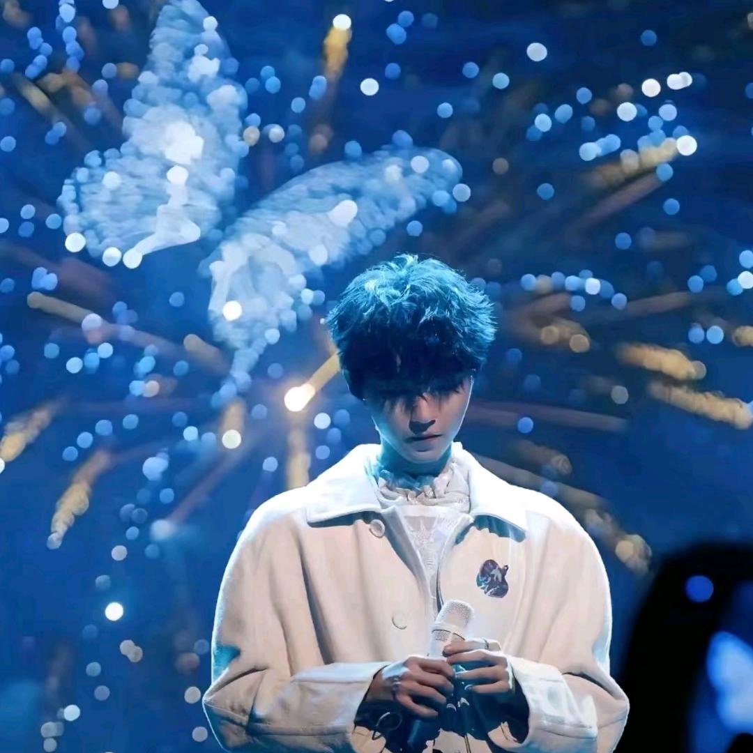 爱笑的狐~狸~（见过黄子版）