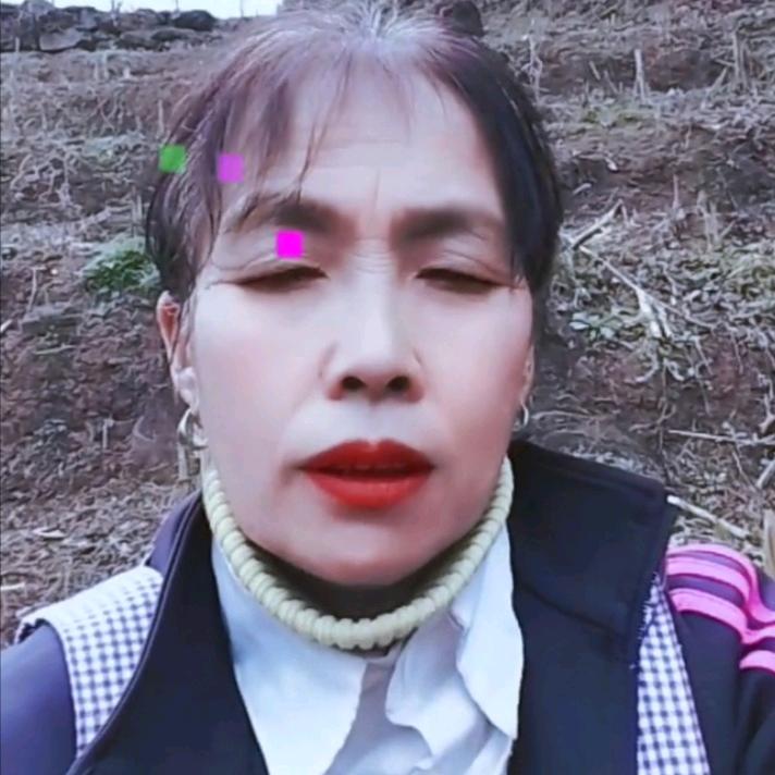 开心快乐（聊天主播）七点十分开播