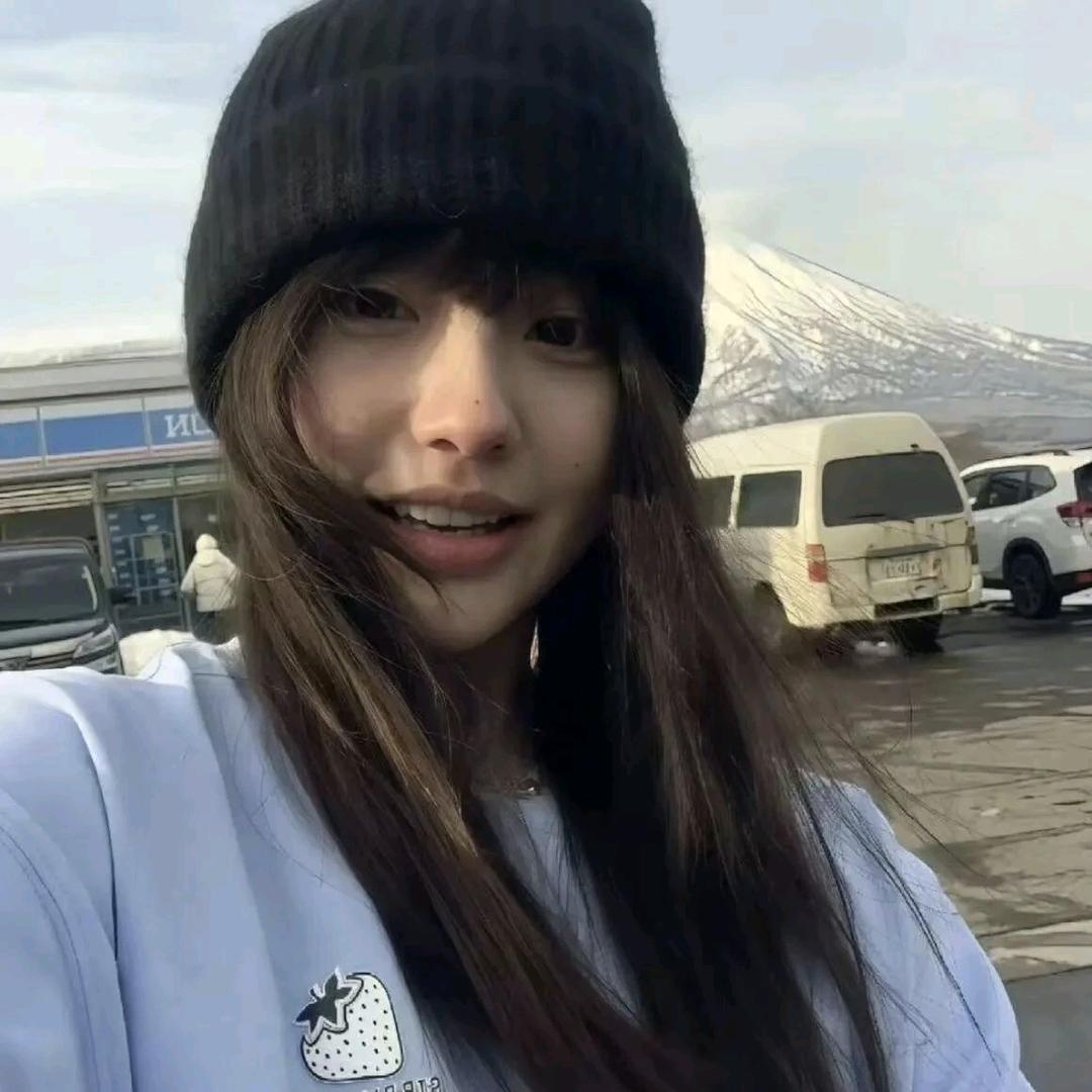 听雪细诉泠冬头像