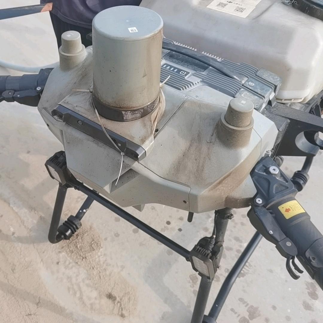 农村娃 养植保无人机 大疆