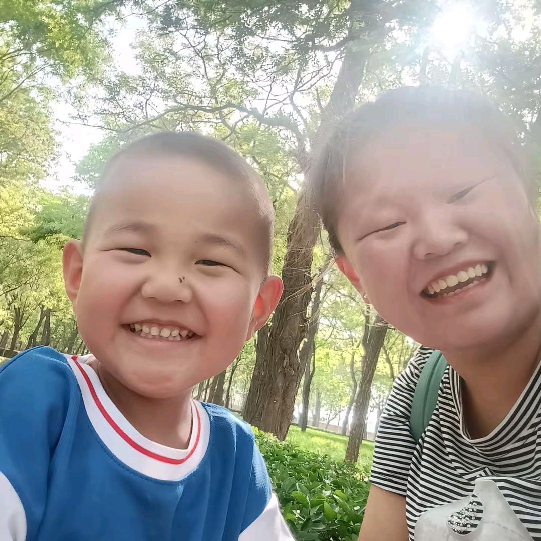 一个叫睡不着。一个叫睡不够。