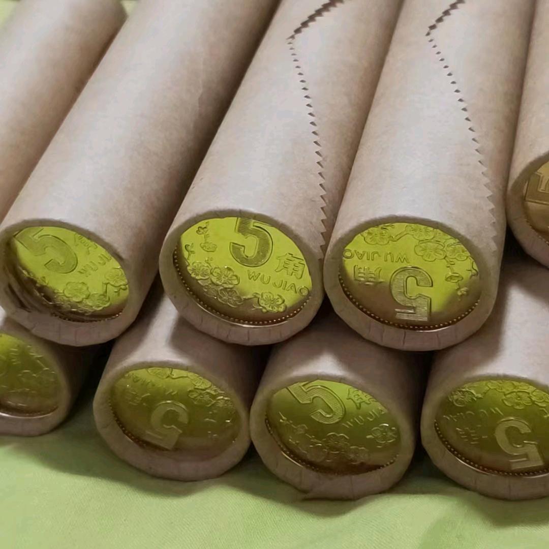 铜钱。公鸡🐓母鸡