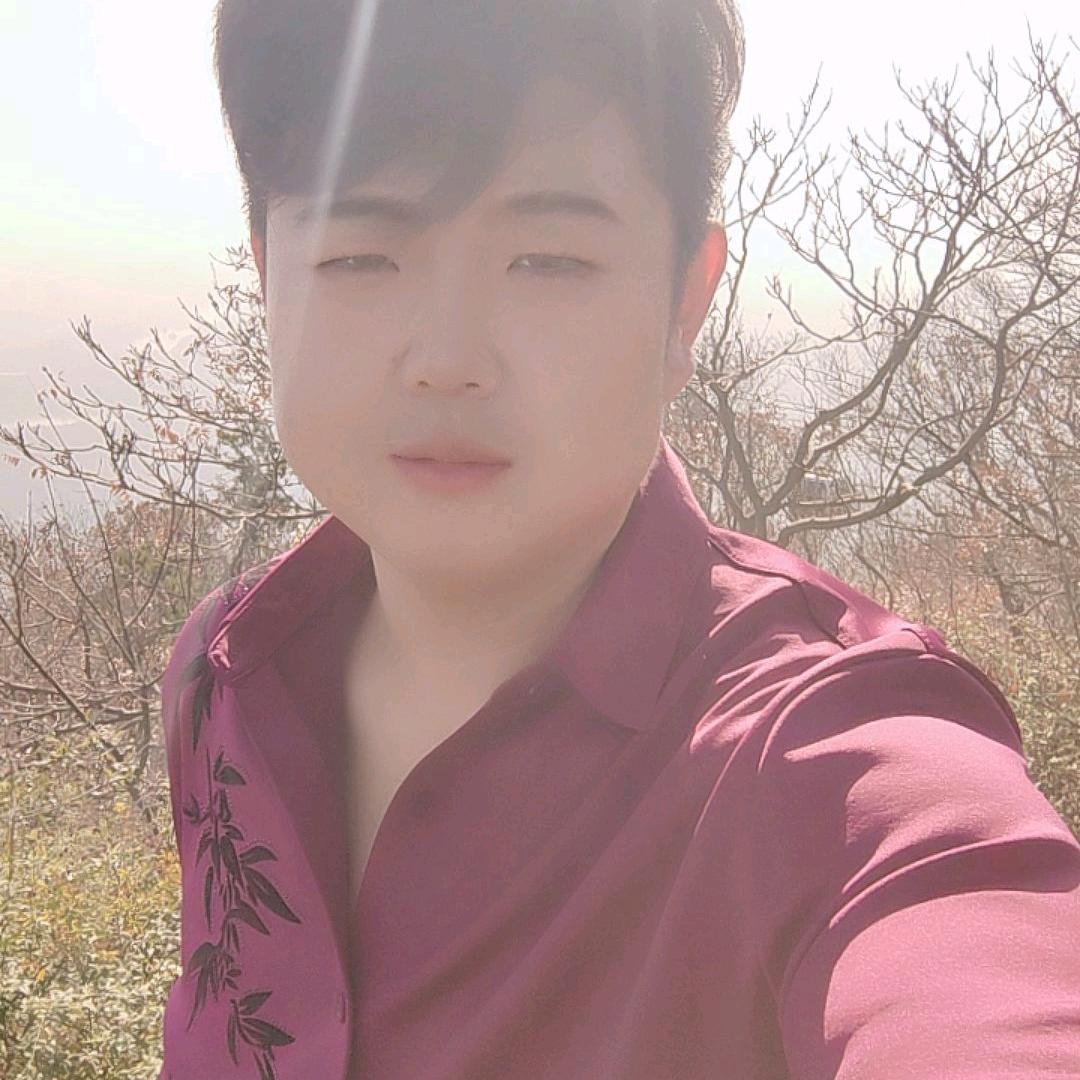 你老公叫杨飞么？