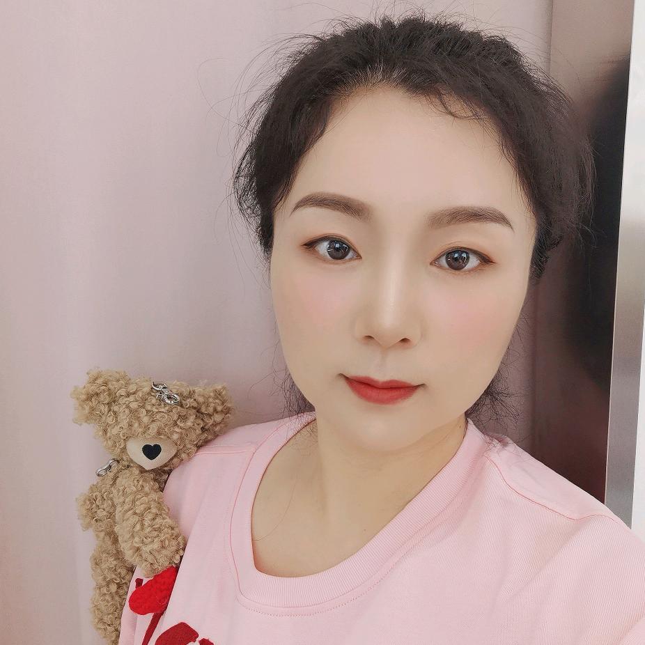 正弘城卖潮牌LALABOBO的JIE