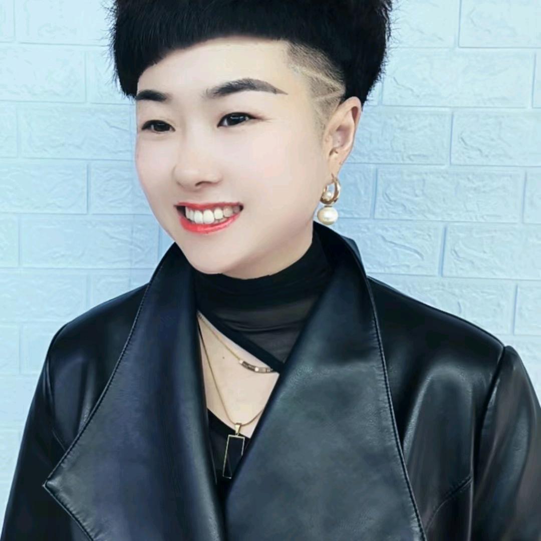 诸城吕标兰凤鞋店莎莎