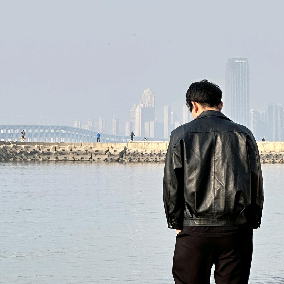 喜欢看海的凇男🌊