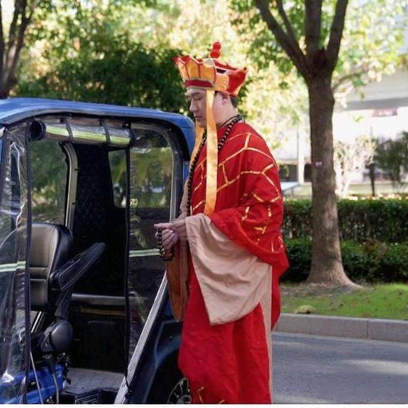 扫盲队( ఠൠఠ )🐂队长