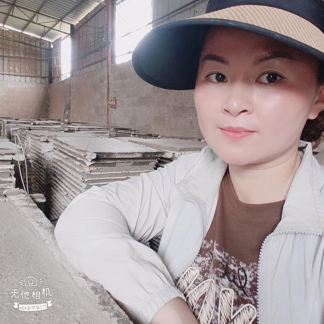 蓝蓝   下午3点10分开播