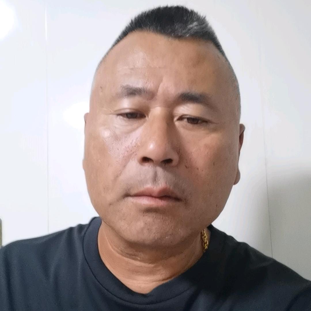 东奔西走的男人