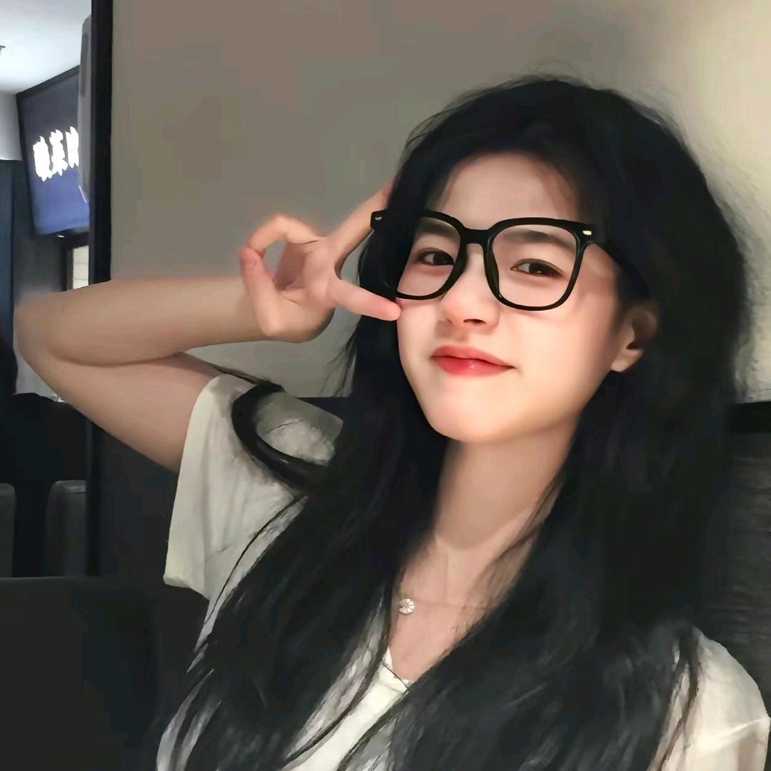 揉揉茜子.