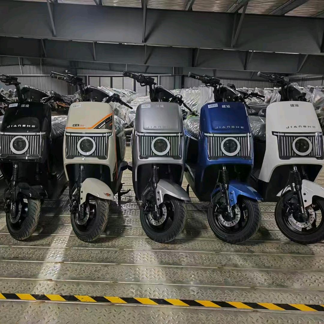 小雨-郑州电动车批发仓库