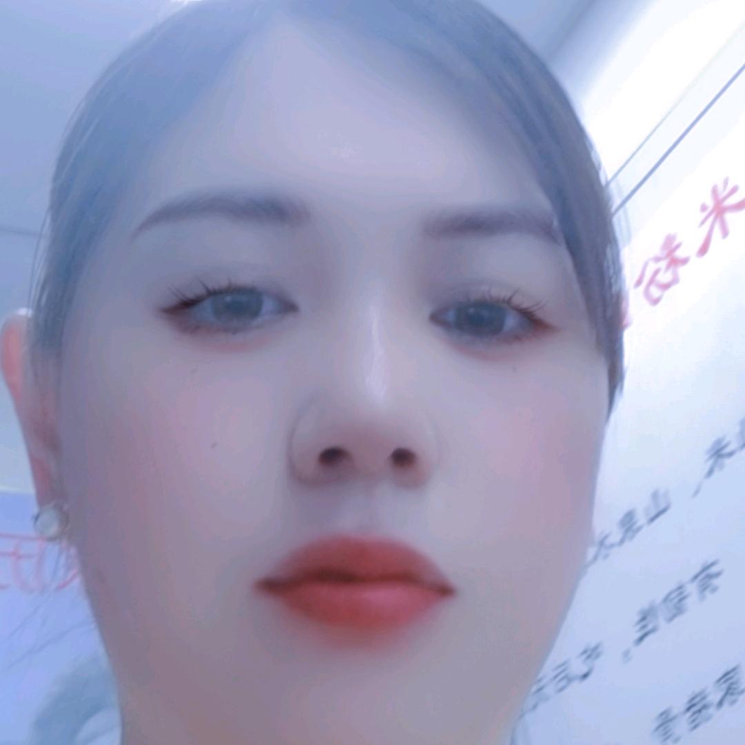 玉华姐，每晚8点半开播