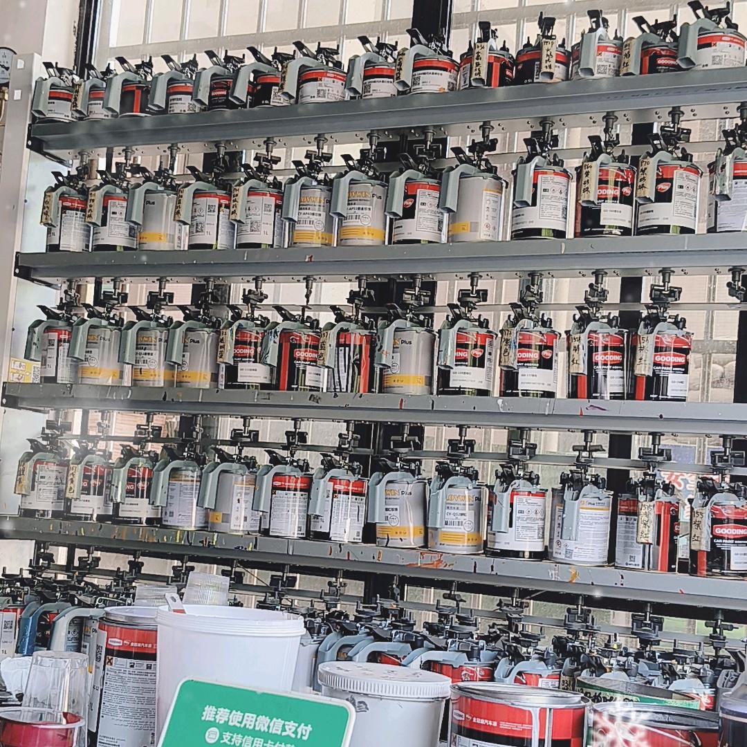 老师傅调汽车漆