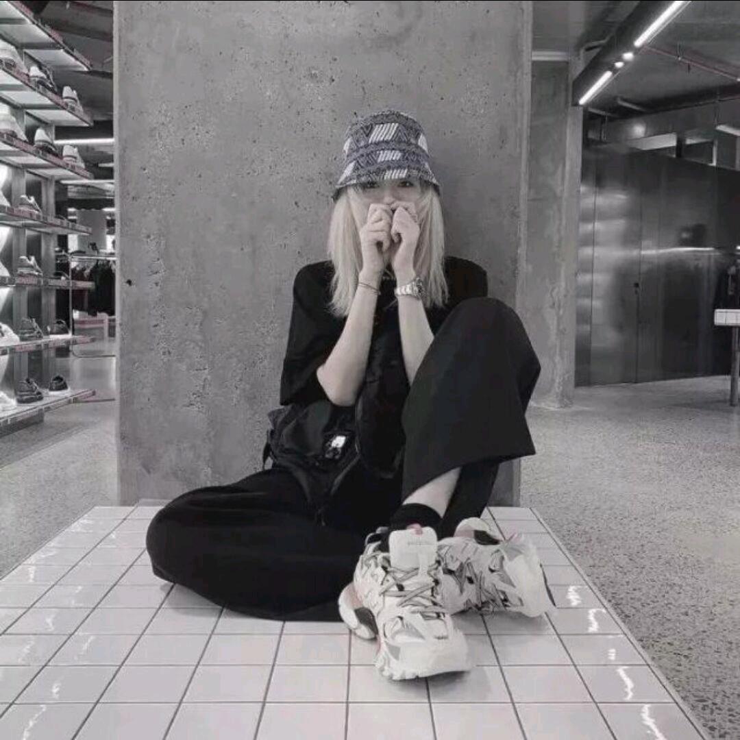 小佳有点儿自闭