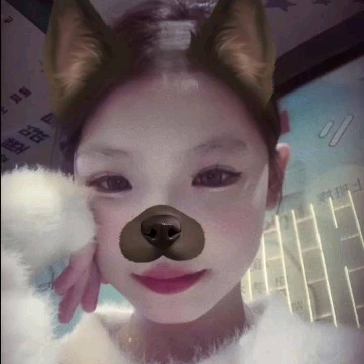 有起床气的女孩