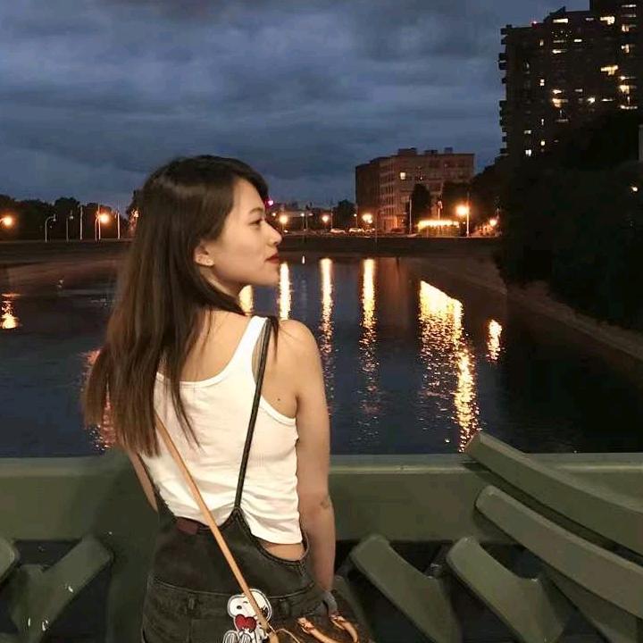 Li  穿柒⁷ 个耳洞🎭