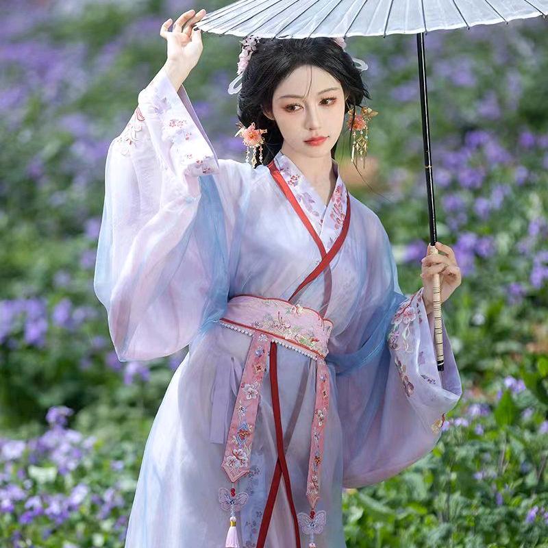 汉服租售城固乐城公园《朝花惜时》