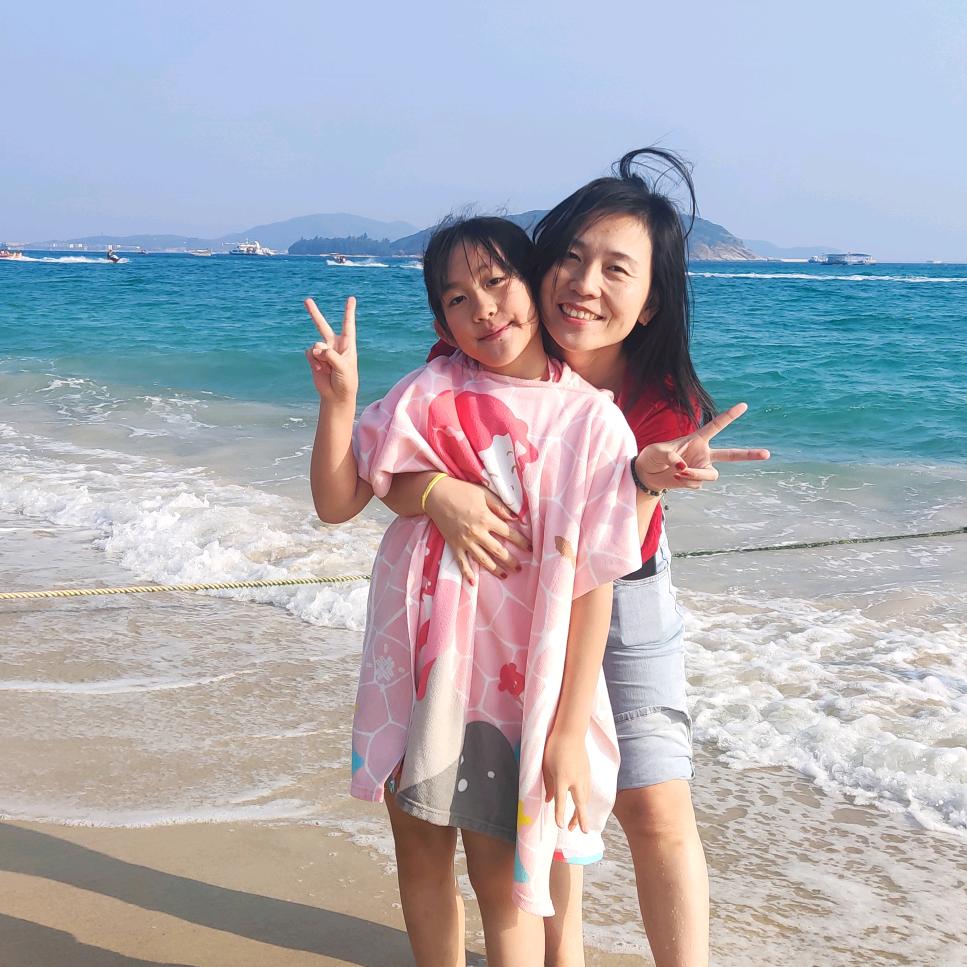 爱吃鱼的小怪兽