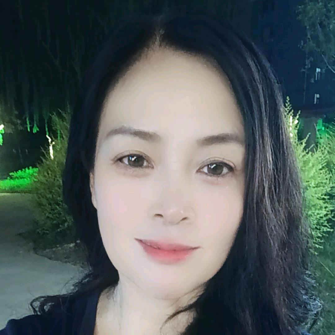 稷山海世界三楼欧紫洋红红女装