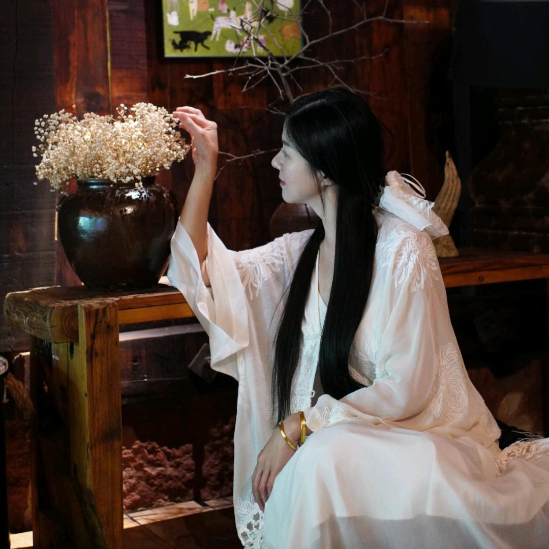 村里的菇凉