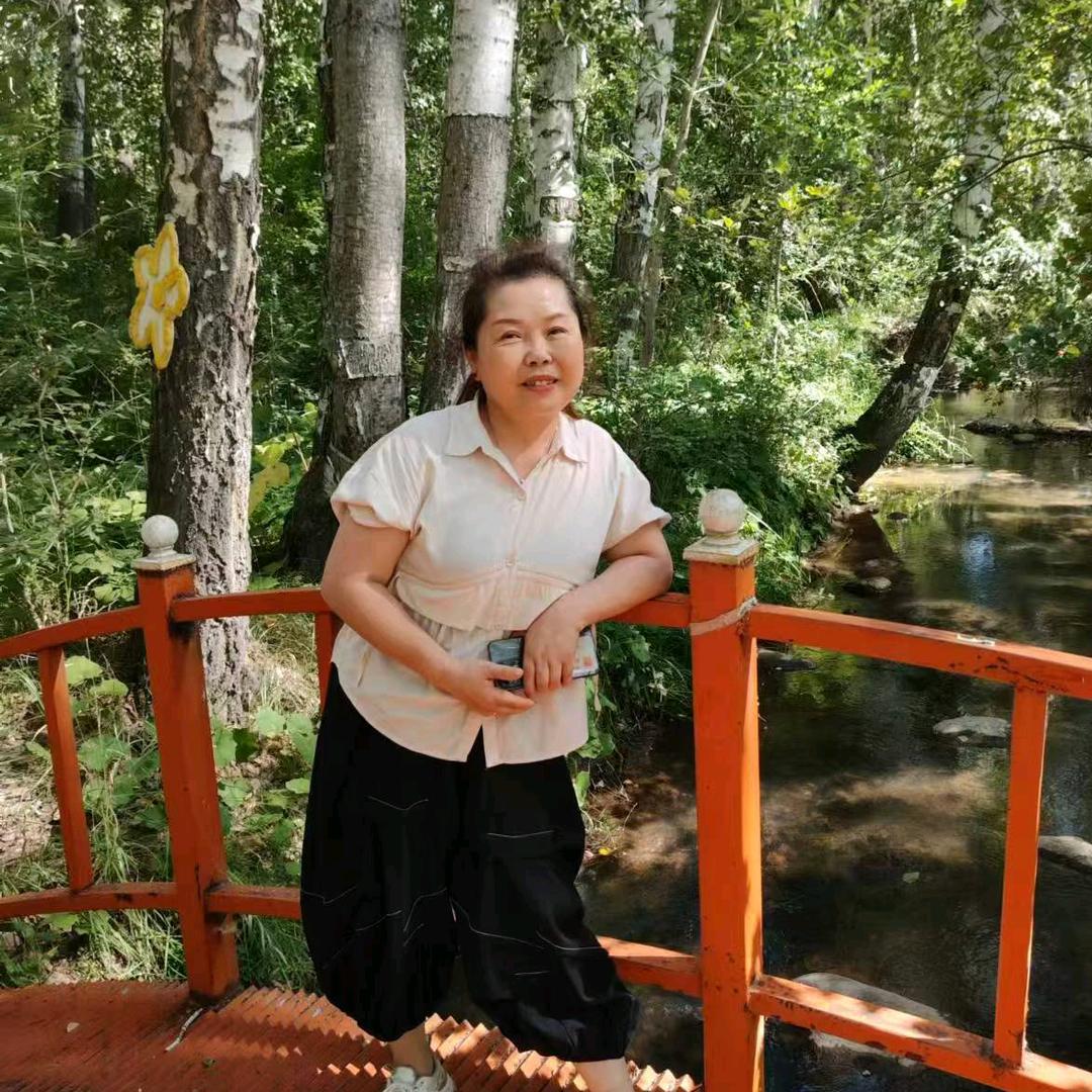 新疆北屯市美舒雅家具店邓姐