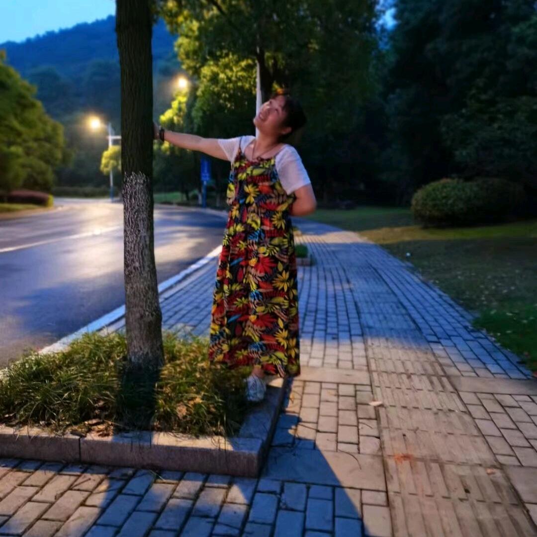 江英